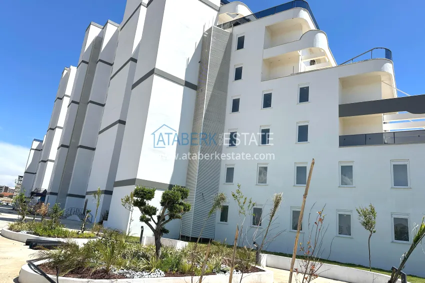 Apartments from an investor in a complex with original architecture under construction — Antalya, Altintash 8