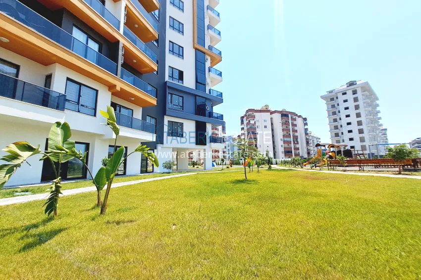 1+1 apartment, 50 m² in Mahmutlar - partially furnished, from owner 12