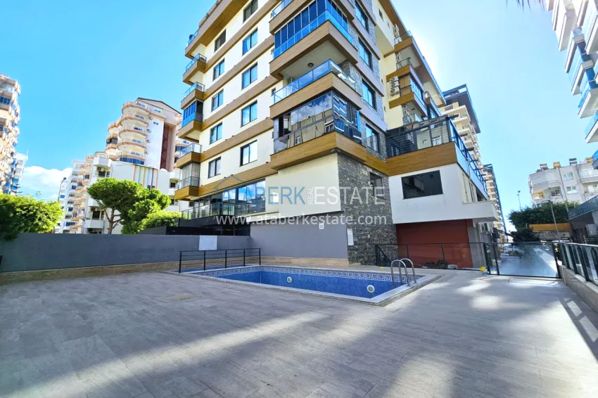 Furnished 1+1 apartment in Mahmutlar — 150 m from the sea, Barbarossa Avenue 4