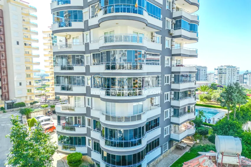 2+1 apartment with sea view in Alanya Mahmutlar district 10 