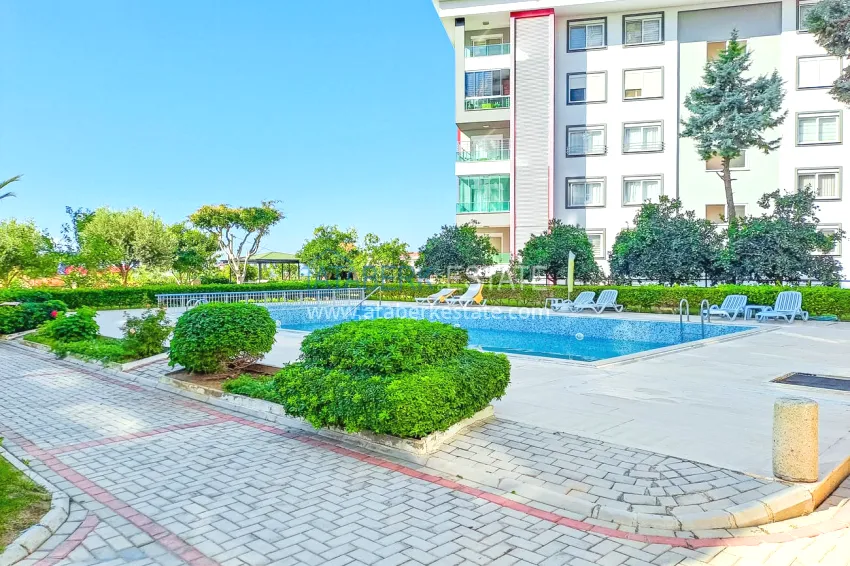 2+1 apartment with sea view in Alanya Mahmutlar district 4 