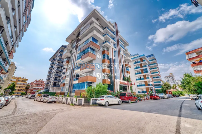 1+1 apartment with sea and mountain views in Mahmutlar — 300 from the sea, sale from the owner 1 