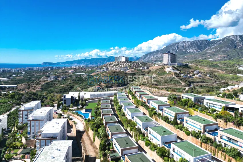 Elegant 3+1 villa with panoramic sea and mountain views in an elite complex — Alanya, Kargicak district 11 
