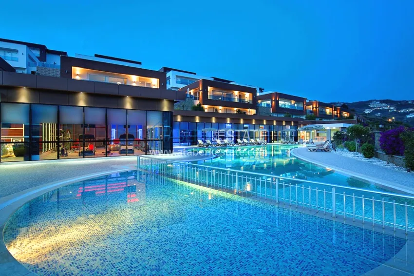 Elegant 3+1 villa with panoramic sea and mountain views in an elite complex — Alanya, Kargicak district 12 