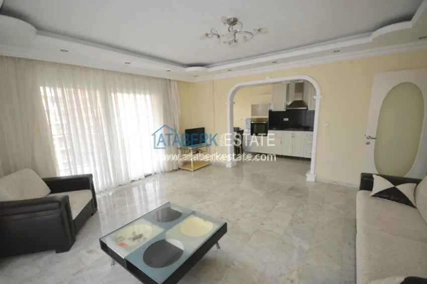 Apartment overlooking the sea, located on the beachfront 4