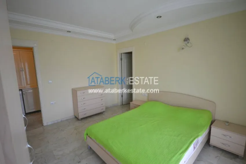 Apartment overlooking the sea, located on the beachfront 9