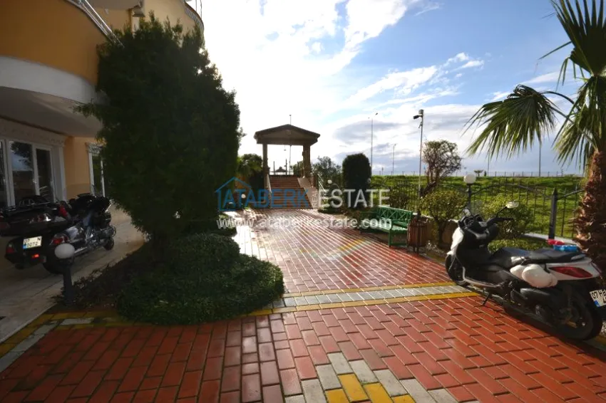 Apartment overlooking the sea, located on the beachfront 11