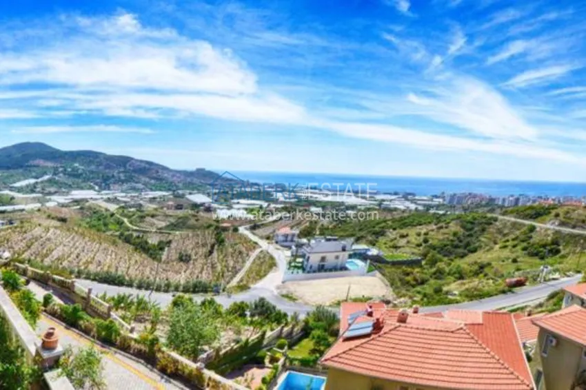 Private villa in the famous complex Goldcity 12 