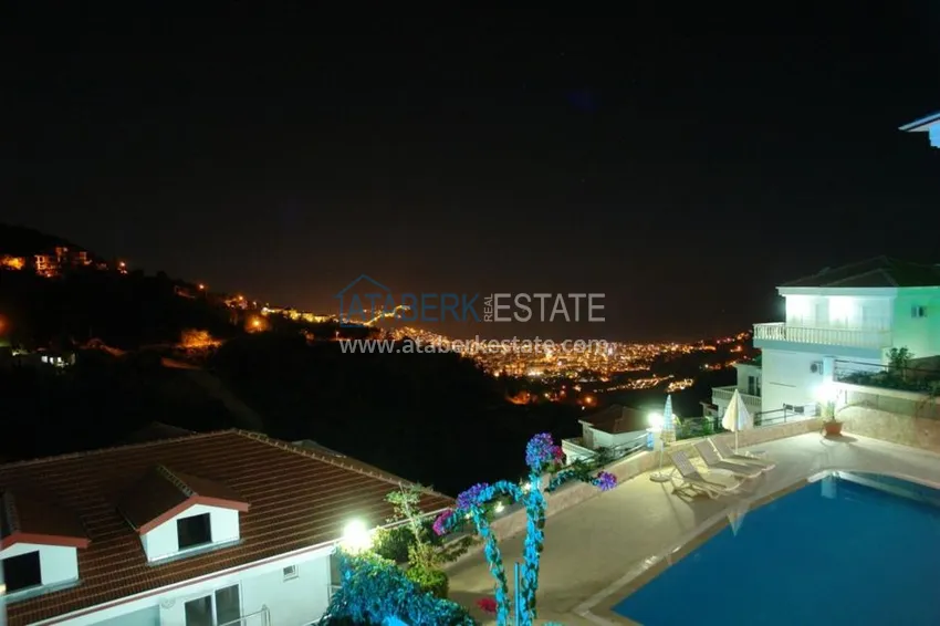 Виллы в живописном районе Бекташ 10 