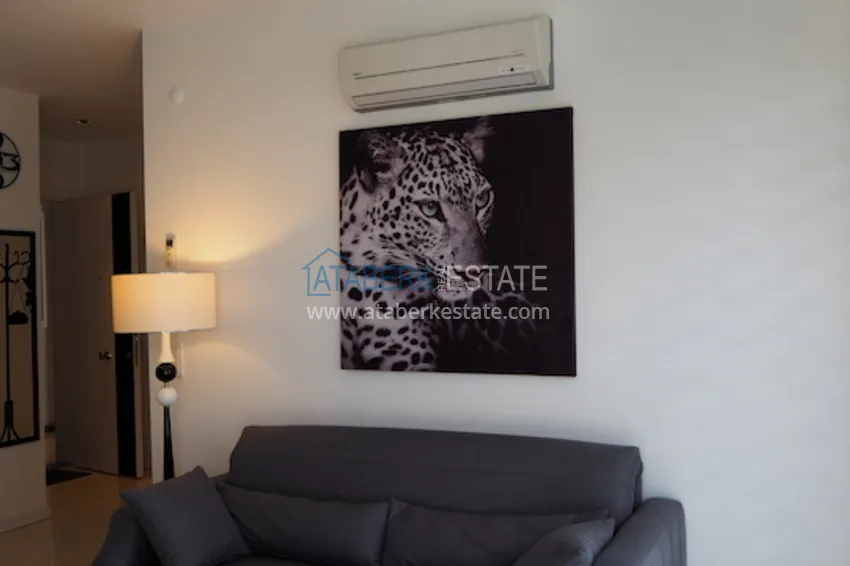 Purchase  1+1 apartment, located 50 meters from the sea in Oba center 29 