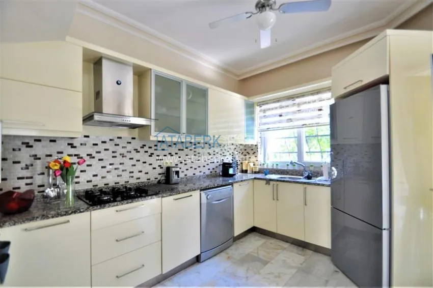 Villa, located in the Taurus Mountains near the sea, for a large family! 16 