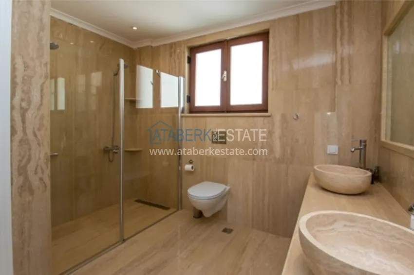 Purchase  1+1 apartment, located 50 meters from the sea in Oba center 43 