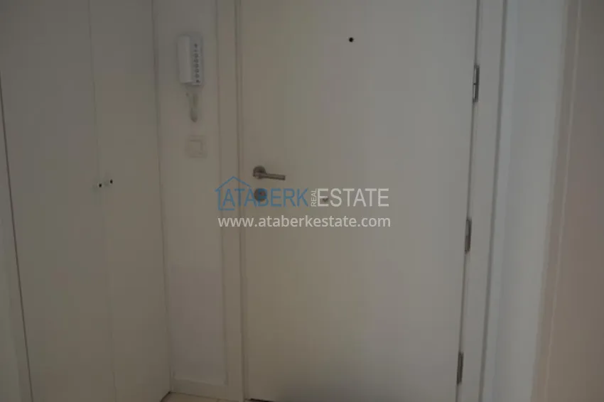 Purchase  1+1 apartment, located 50 meters from the sea in Oba center 44 