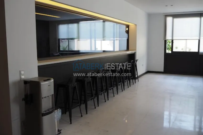 Purchase  1+1 apartment, located 50 meters from the sea in Oba center 42 
