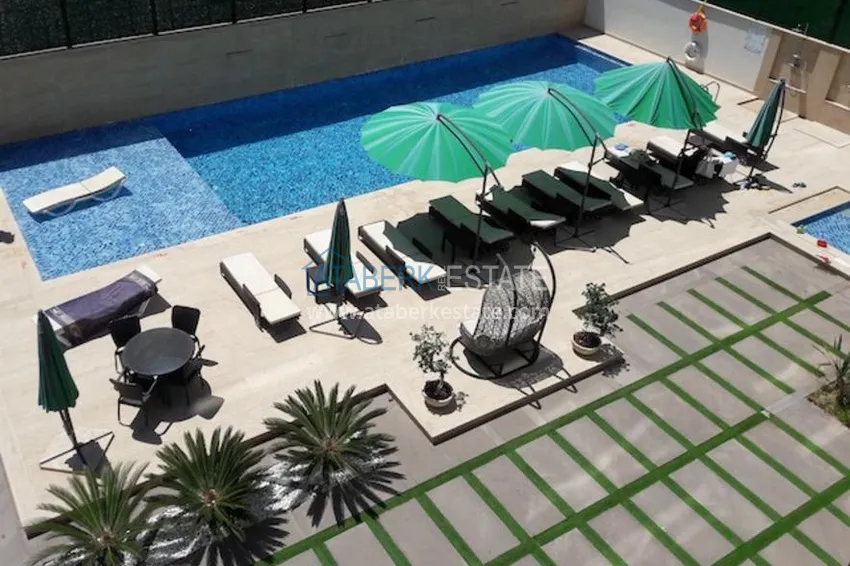 1+1 apartment, located 50 meters from the sea in Oba center 37 