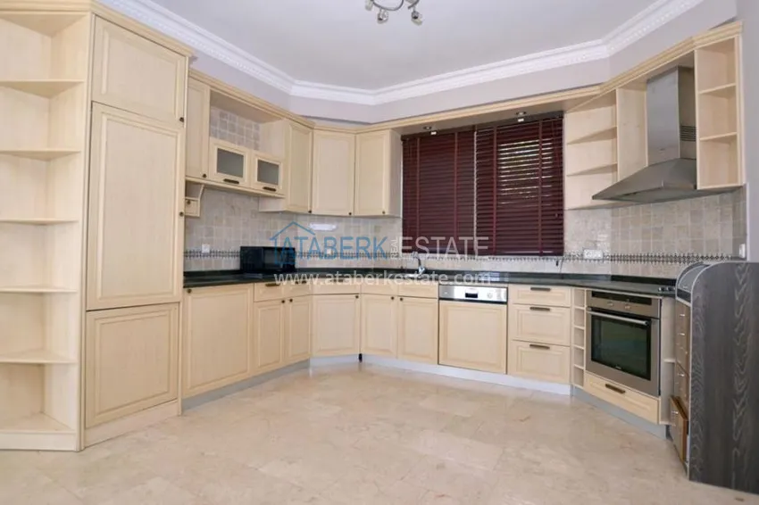 Private villa in the famous complex Goldcity 20 