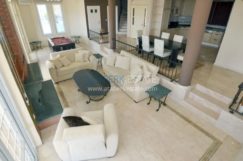 Private villa in the famous complex Goldcity 21 