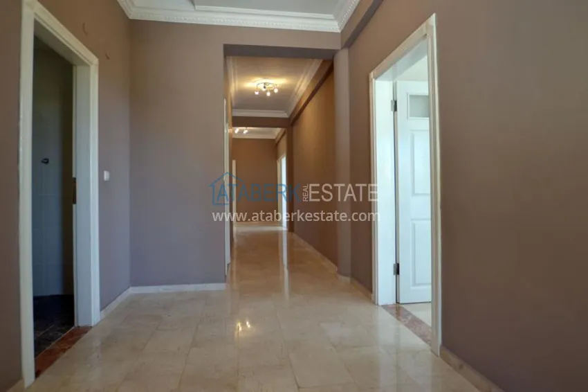 Private villa in the famous complex Goldcity 29 