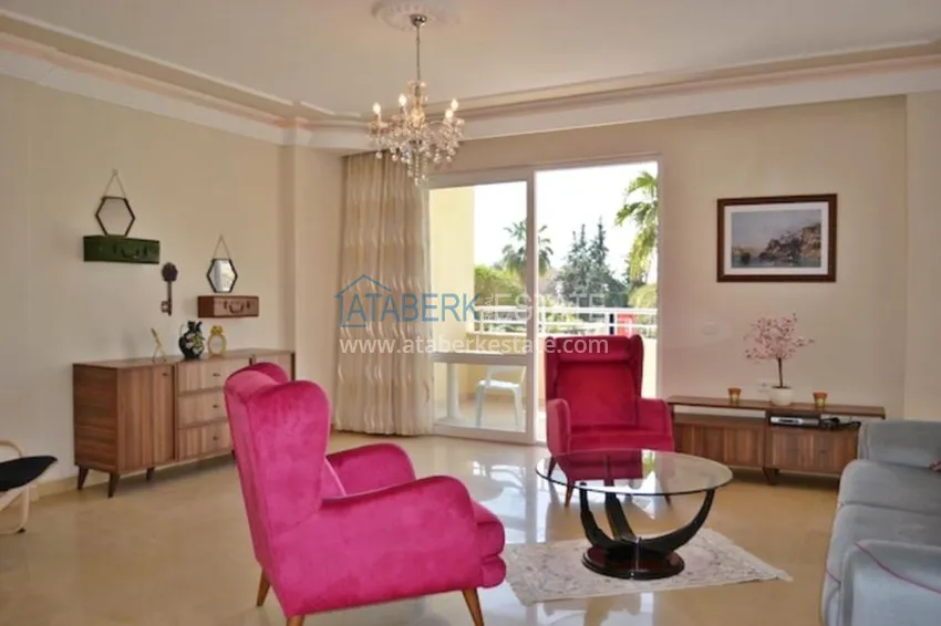 2+1 apartment on the main street in Mahmutlar 10 