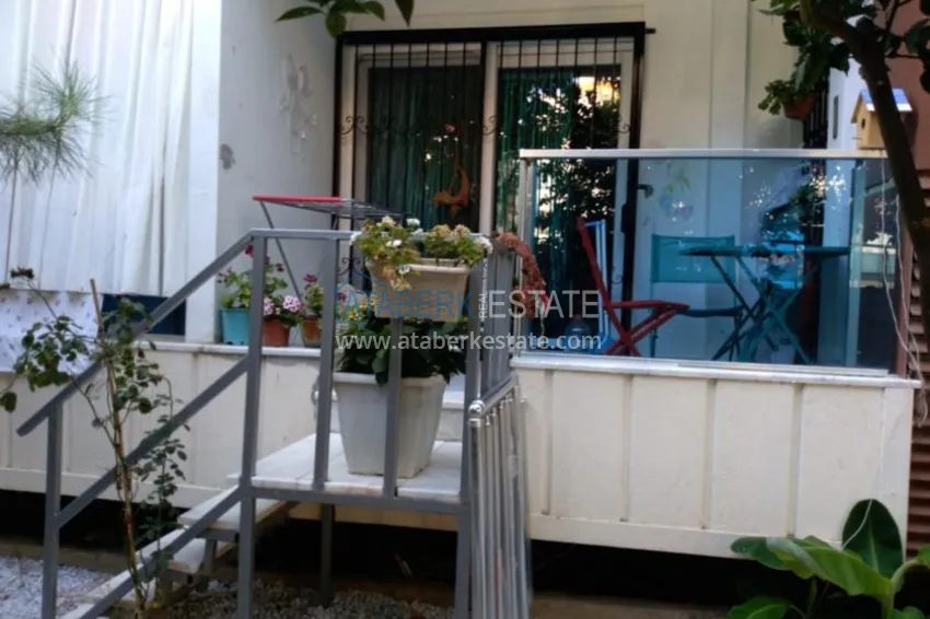 Three-room apartment with access to the garden near Cleopatra beach 6 