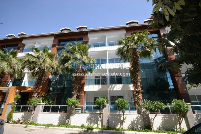 Three-room apartment with access to the garden near Cleopatra beach 18 