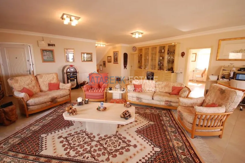 Luxury villa with stunning views of the mountains and the sea! 12 