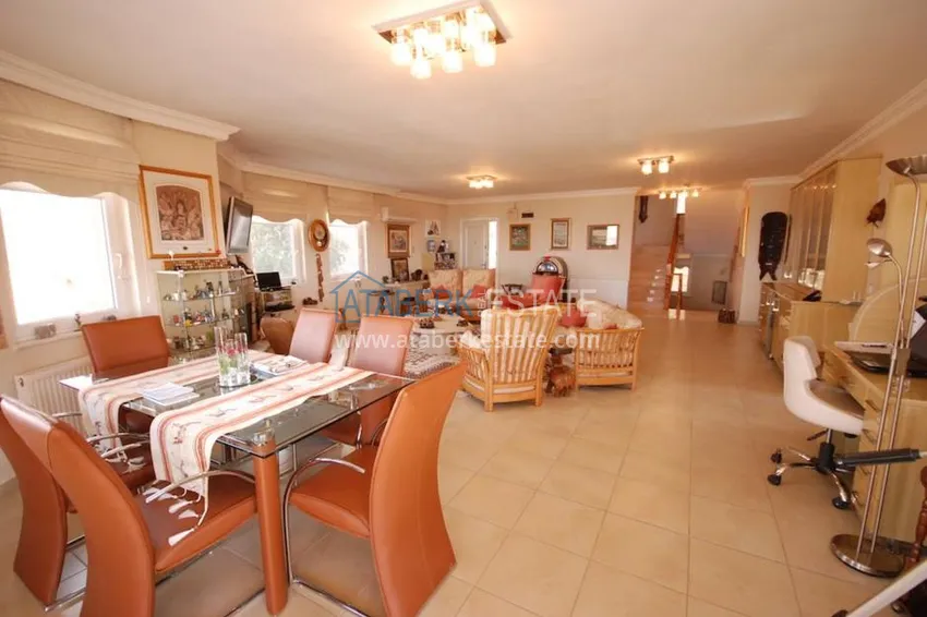 Luxury villa with stunning views of the mountains and the sea! 14 