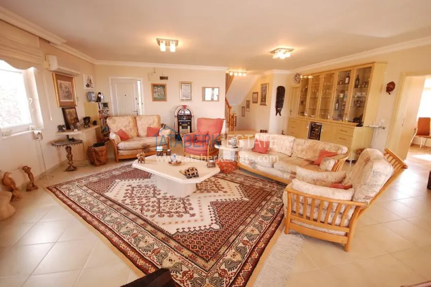 Luxury villa with stunning views of the mountains and the sea! 15 