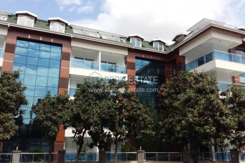 Three-room apartment with access to the garden near Cleopatra beach 8 