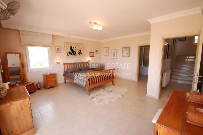 Luxury villa with stunning views of the mountains and the sea! 23 