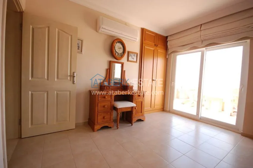 Luxury villa with stunning views of the mountains and the sea! 24 