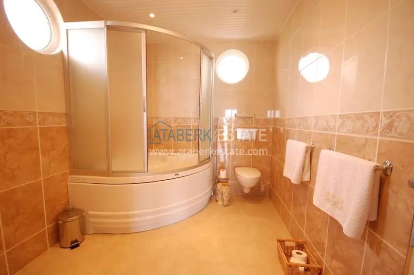 Luxury villa with stunning views of the mountains and the sea! 25 