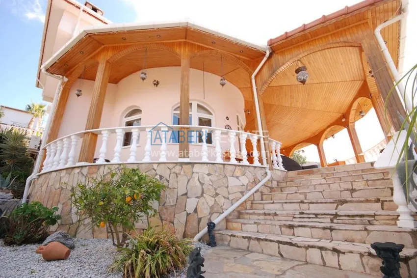 Luxury villa with stunning views of the mountains and the sea! 3 