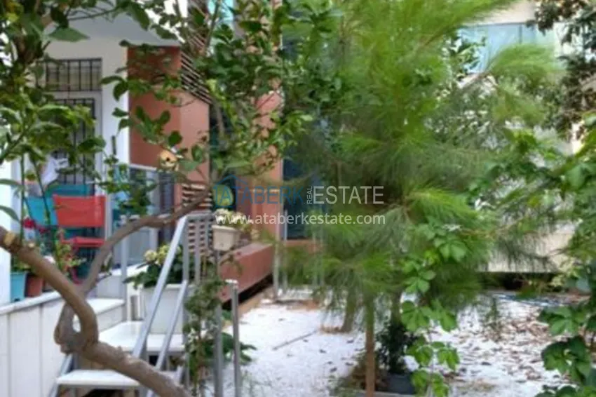 Three-room apartment with access to the garden near Cleopatra beach 5 