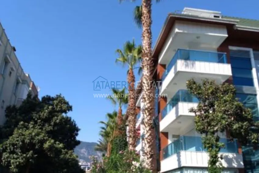 Three-room apartment with access to the garden near Cleopatra beach 3 