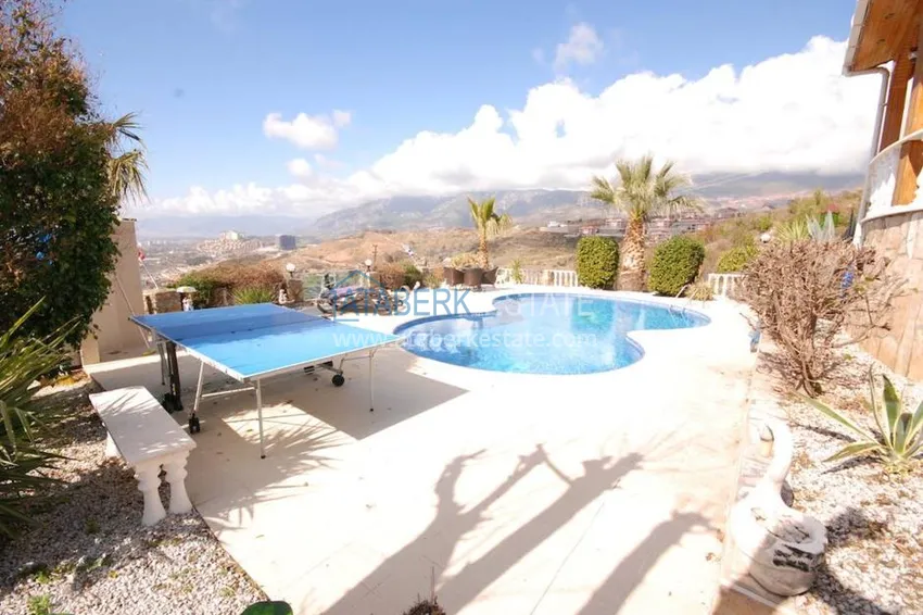 Luxury villa with stunning views of the mountains and the sea! 6 