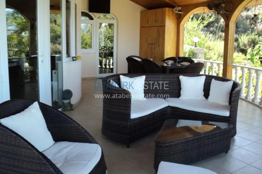 Luxury villa with stunning views of the mountains and the sea! 10 