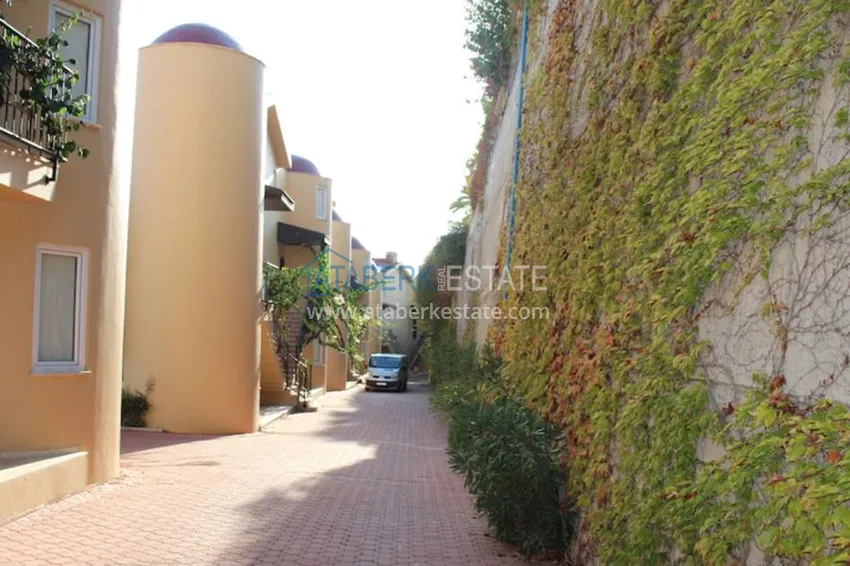 Rent a penthouse in the famous 5 star complex in Gold City 3 