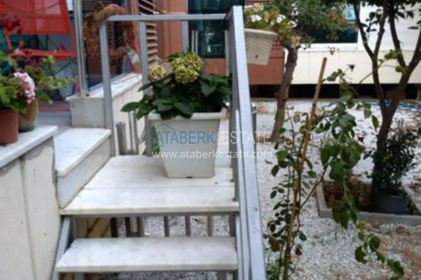 Three-room apartment with access to the garden near Cleopatra beach 12 