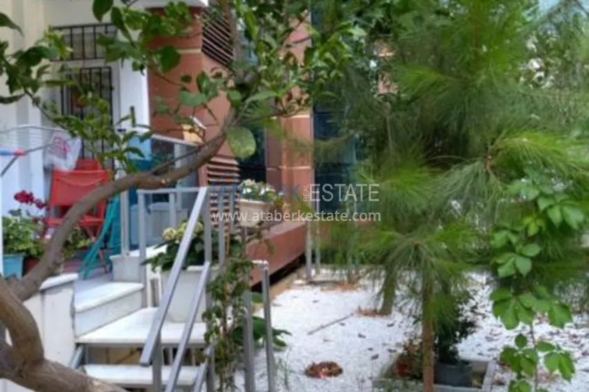 Three-room apartment with access to the garden near Cleopatra beach 15 