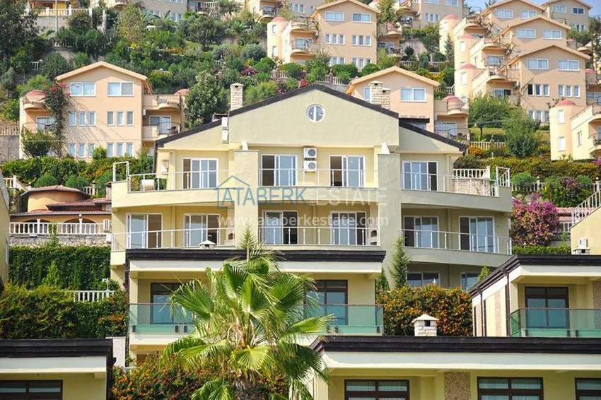 Luxury villa for sale in Alanya  with a private pool on site 1 