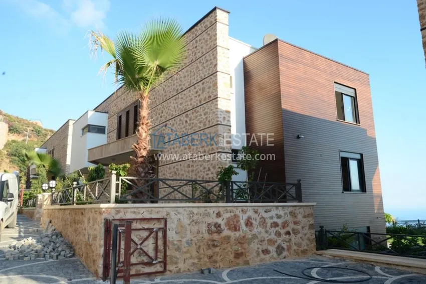 VILLA AND EXCLUSIVE APARTMENTS WITH DIRECT VIEW ON THE MEDITERRANEAN SEA 6 