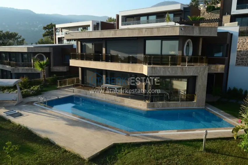 VILLA AND EXCLUSIVE APARTMENTS WITH DIRECT VIEW ON THE MEDITERRANEAN SEA 1 