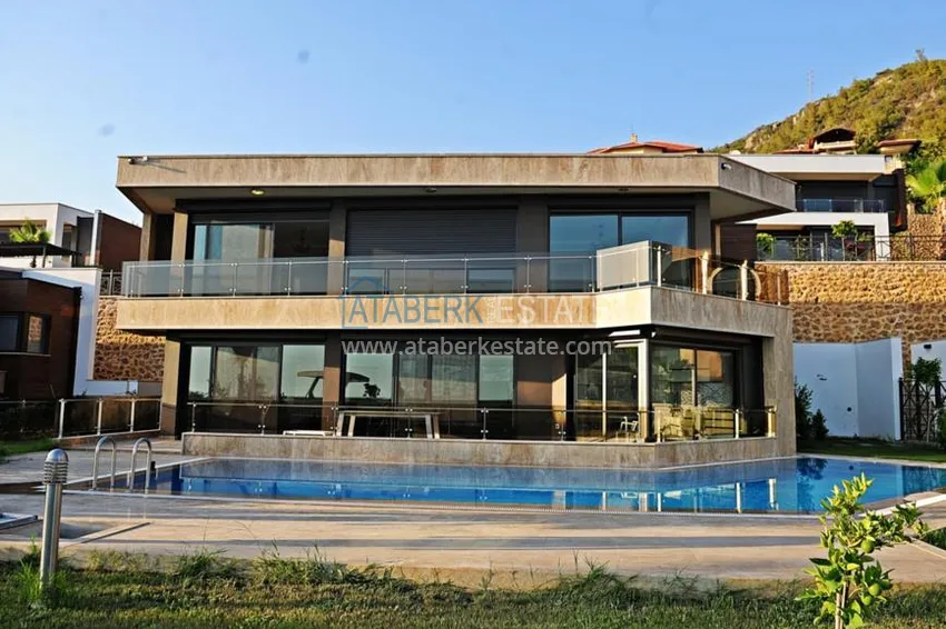 VILLA AND EXCLUSIVE APARTMENTS WITH DIRECT VIEW ON THE MEDITERRANEAN SEA 2 