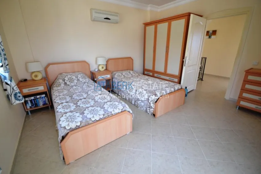 Purchase Three-storey 4+2 villa with stunning views of the sea and Alanya Castle 15 