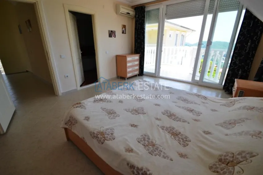 Purchase Three-storey 4+2 villa with stunning views of the sea and Alanya Castle 14 