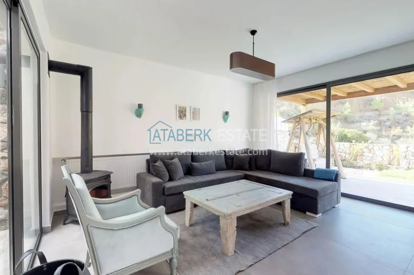 Purchase  Уникальные аутентичные дома в районе Беллапаис  2 