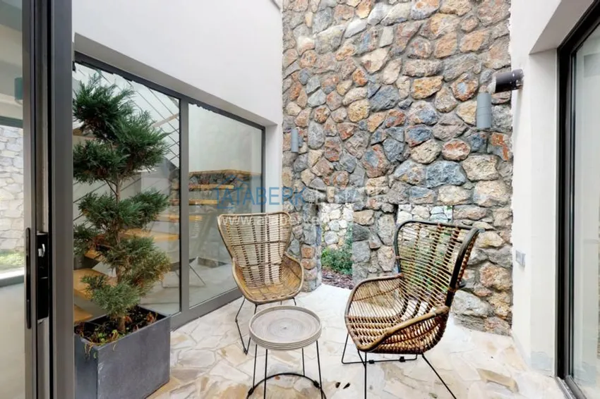 Purchase  Уникальные аутентичные дома в районе Беллапаис  5 