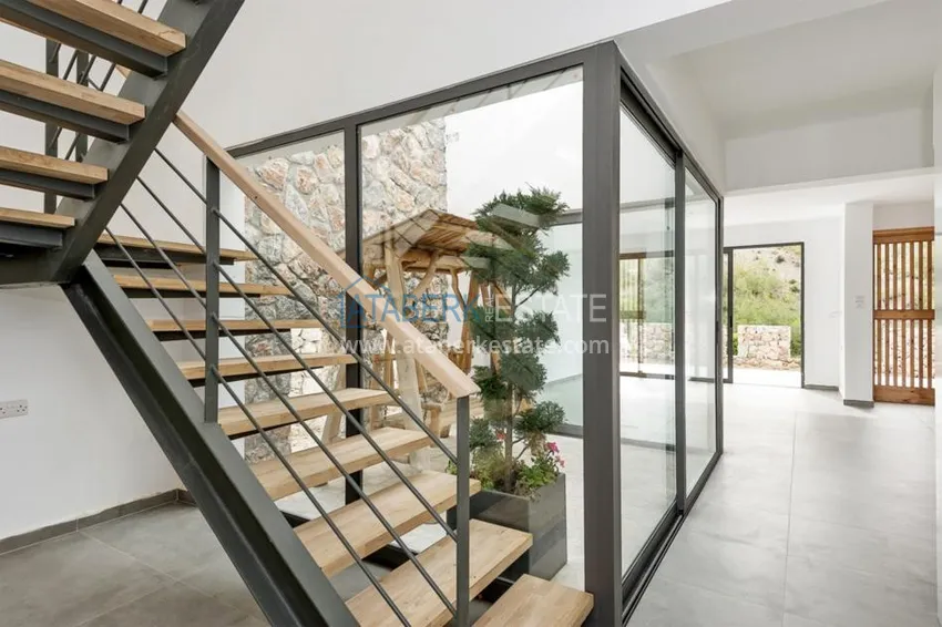 Purchase  Уникальные аутентичные дома в районе Беллапаис  15 