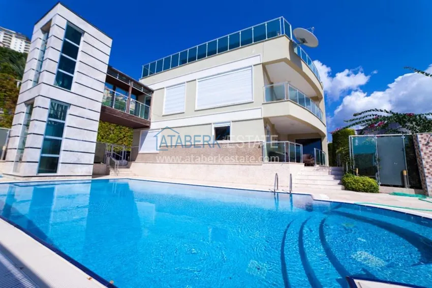 Luxury villa for sale in Alanya  with a private pool on site 3 